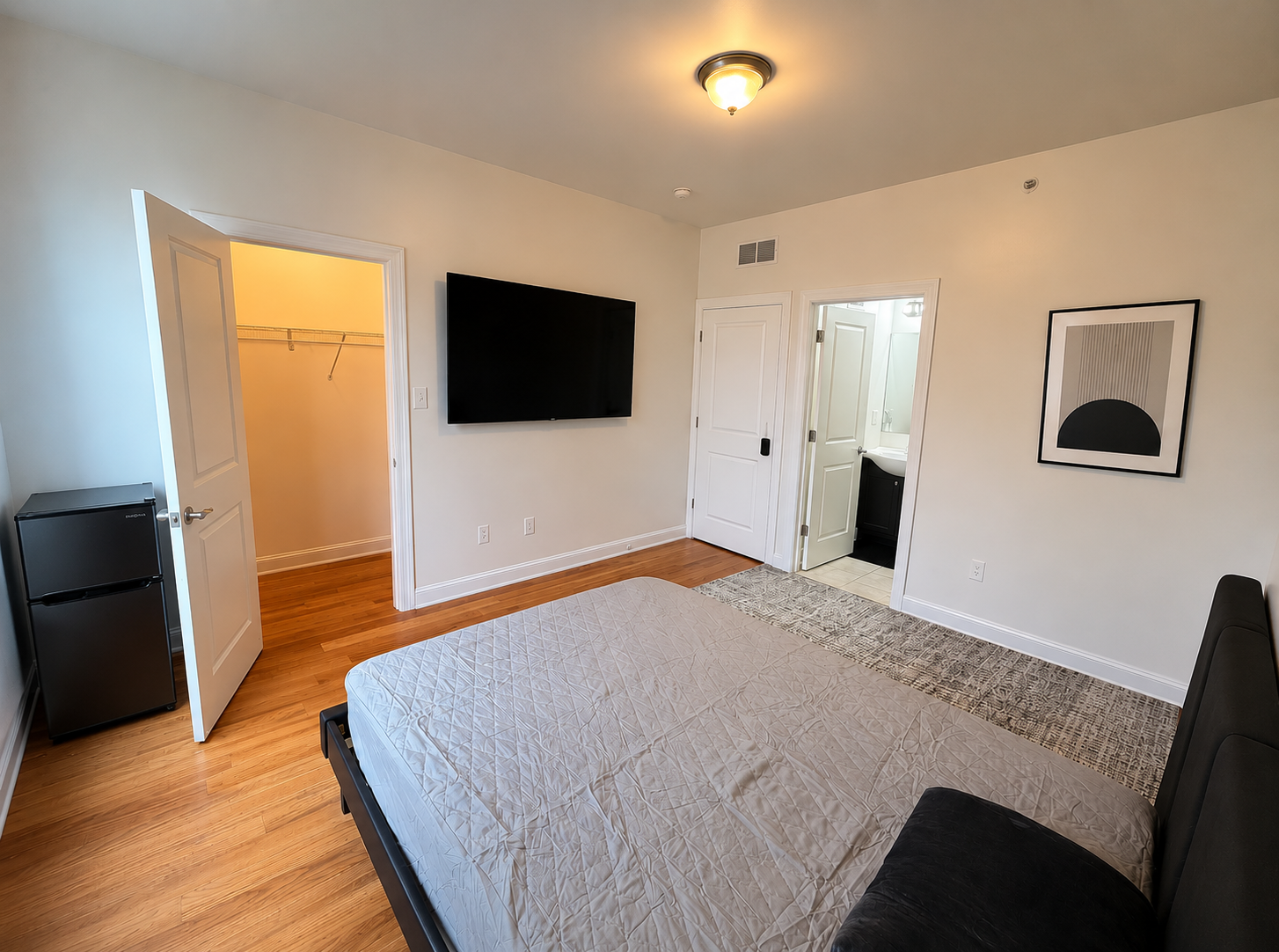 Furnished room with en-suite bathroom